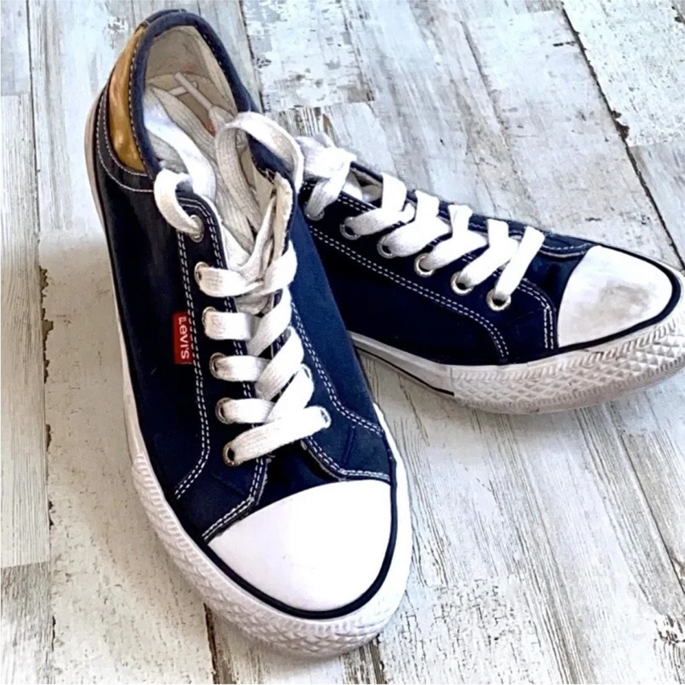 Women's Levi's Sneakers Size 7